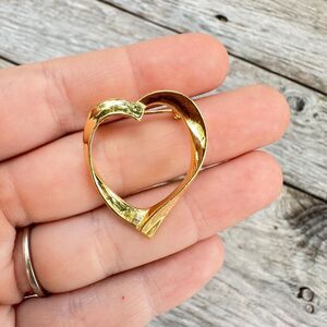Vintage Jewelry Gold Tone Heart Brooch Pin